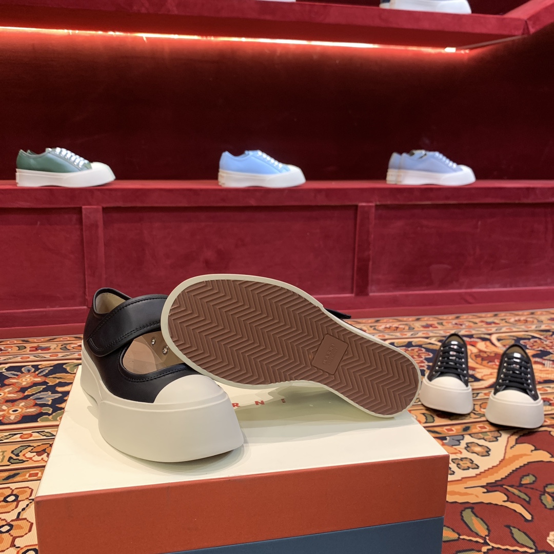 Women's high heels
